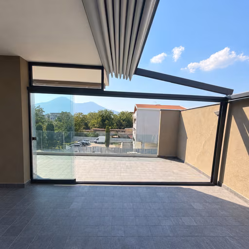 Vista interna con telo raccolto